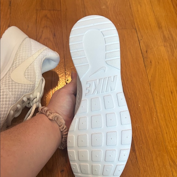 Nike White Athletic Shoes - Picture 3 of 4